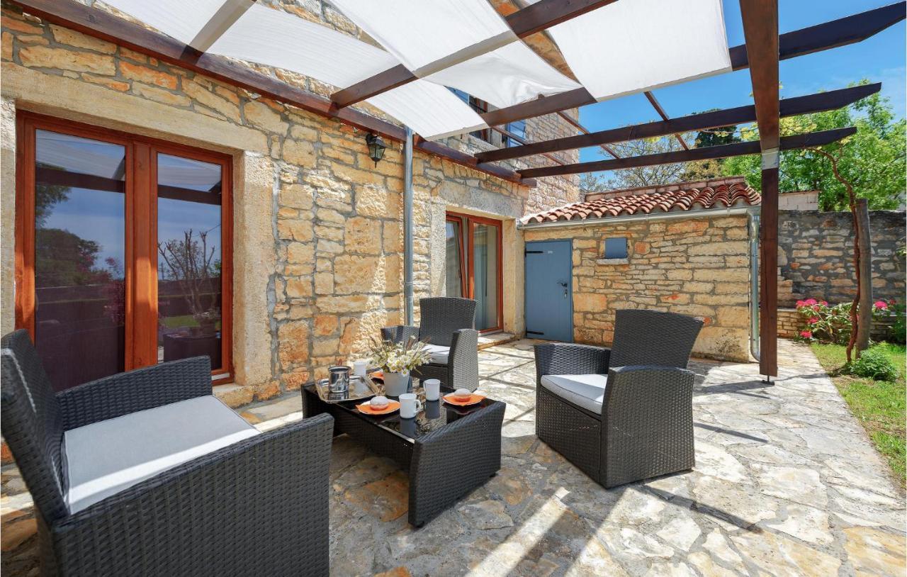 Cozy Home In Pamici With Kitchen Exterior photo