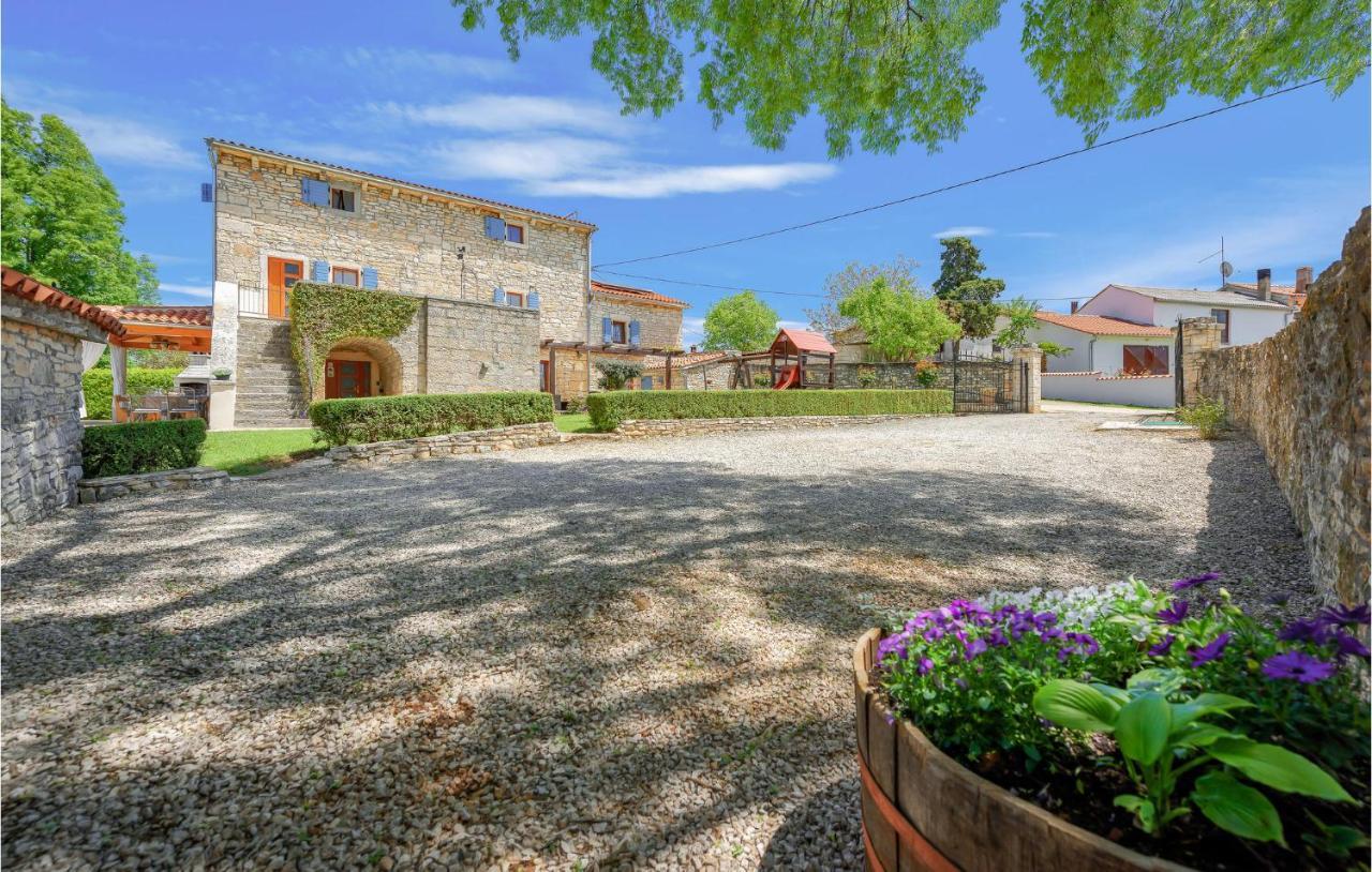 Cozy Home In Pamici With Kitchen Exterior photo