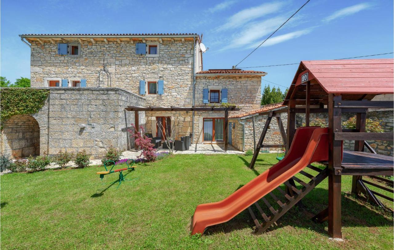 Cozy Home In Pamici With Kitchen Exterior photo